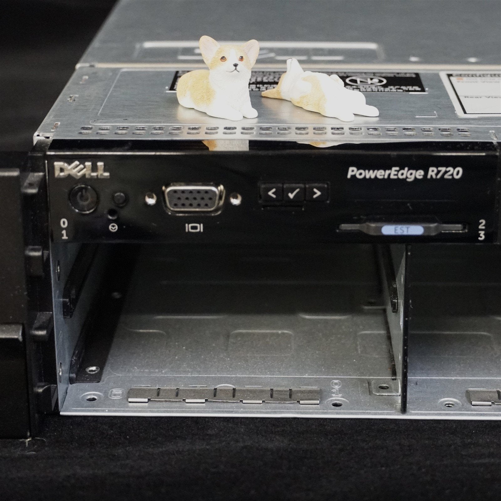 DELL POWEREDGE R720 8LFF 2x 8 CORE E5-2670 2.6GHz 128GB RAM H710P NO HDD