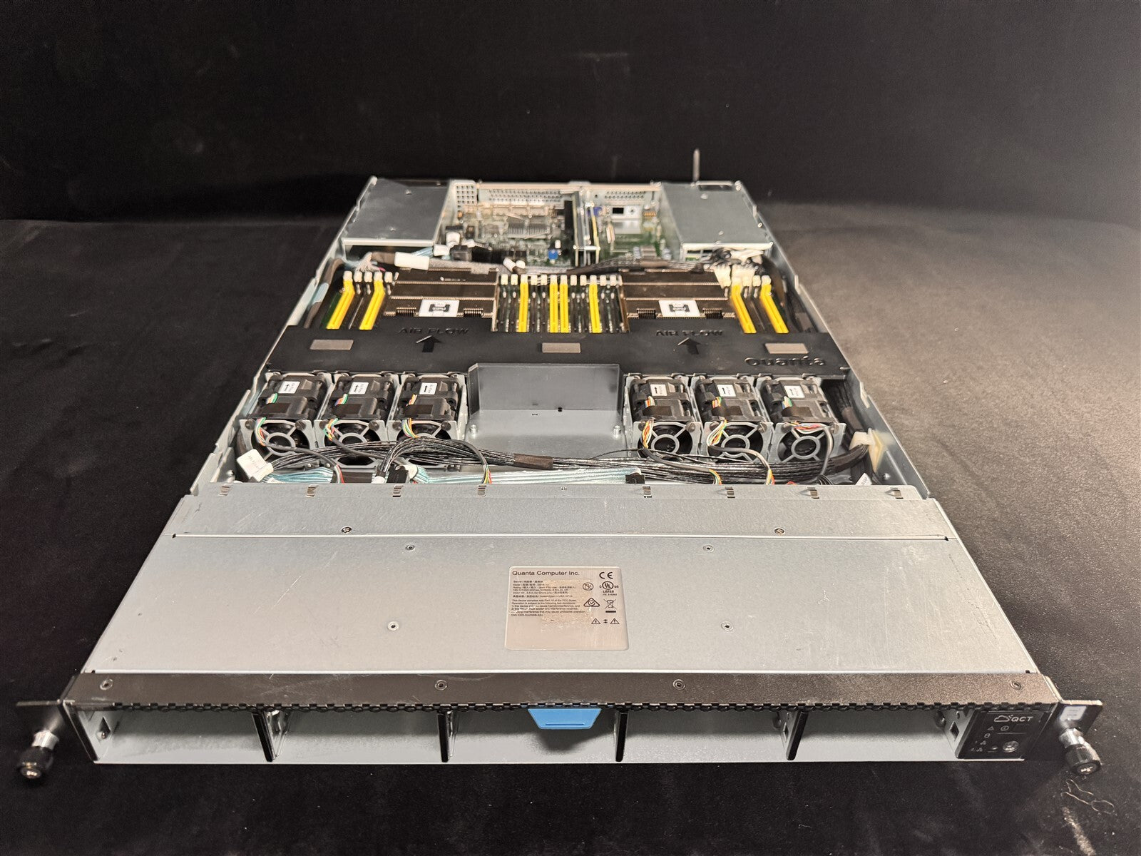 QuantaGrid Server D51B-1U 10SFF BAREBONE 2x HEATSINK 1x PSU NVME NO HDD