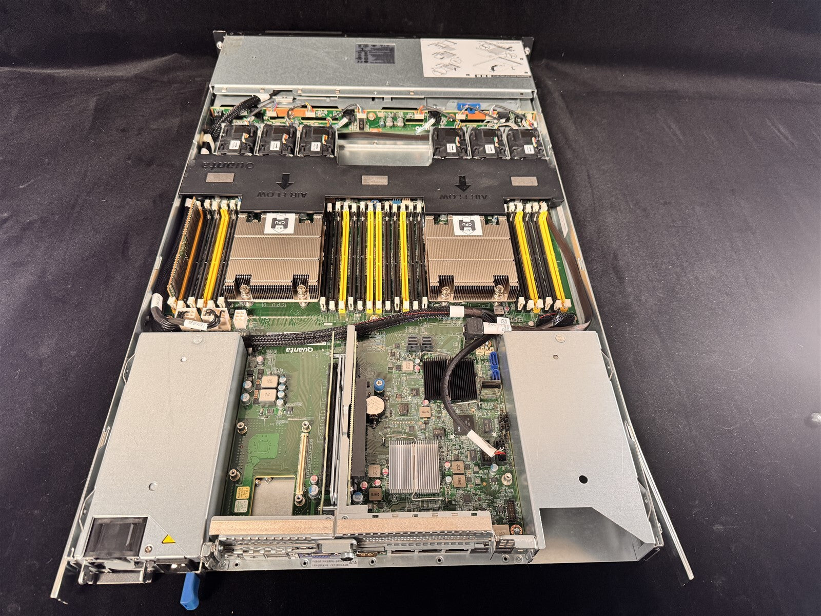 QuantaGrid Server D51B-1U 4LFF BAREBONE 2x HEATSINK 1x PSU NO HDD