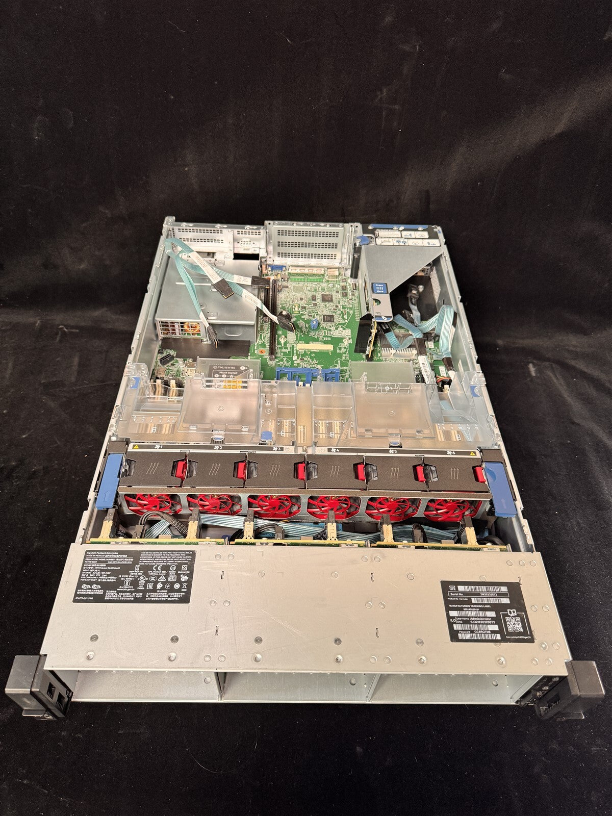 HP ProLiant DL380 Gen10 G10 24SFF 2x 8C SILVER 4110 2.1GHz 128GB RAM 1x960GB SSD