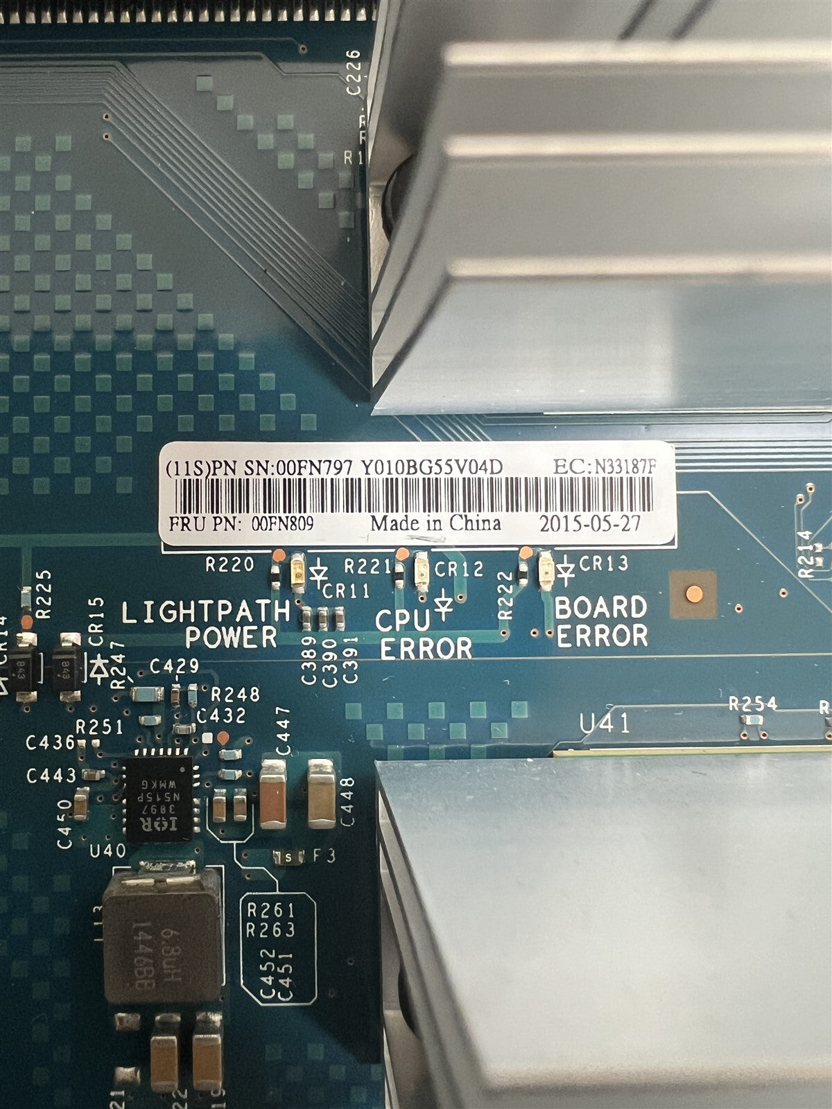LENOVO SYSTEM X3850 X6 4SFF BAREBONE SERVER 00FN797 00FN822 00YA701 NO RAM HDD
