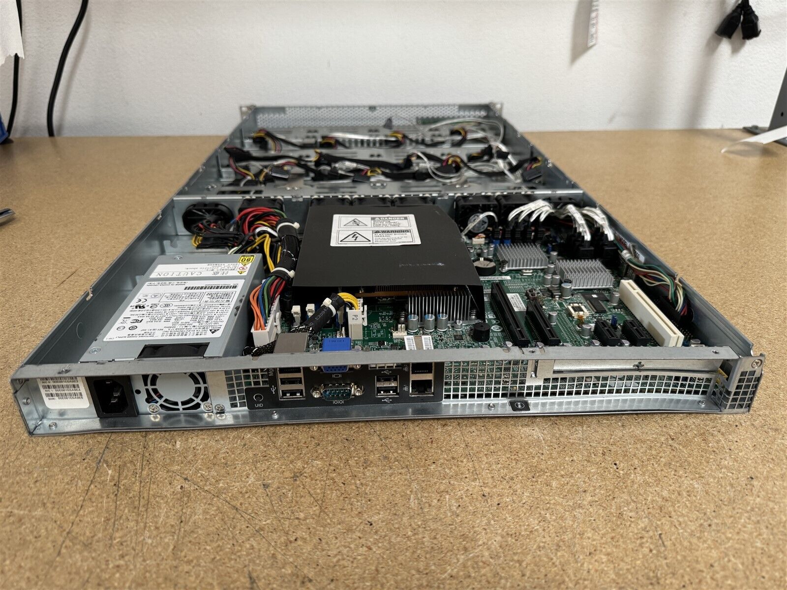 Chenbro NR12000 1U 1x 8m QUAD CORE E3-1220 3.1GHz 32GB RAM 1x 240GB SSD