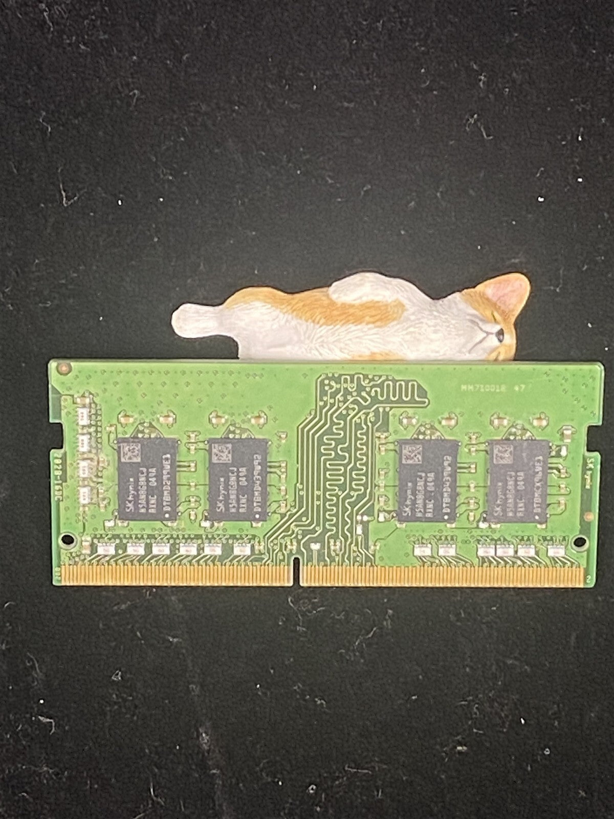 HMA81GS6CJR8N-XN HYNIX 8GB (1x8GB) 1Rx8 PC4-3200AA DDR4 SODIMM LAPTOP MEMORY