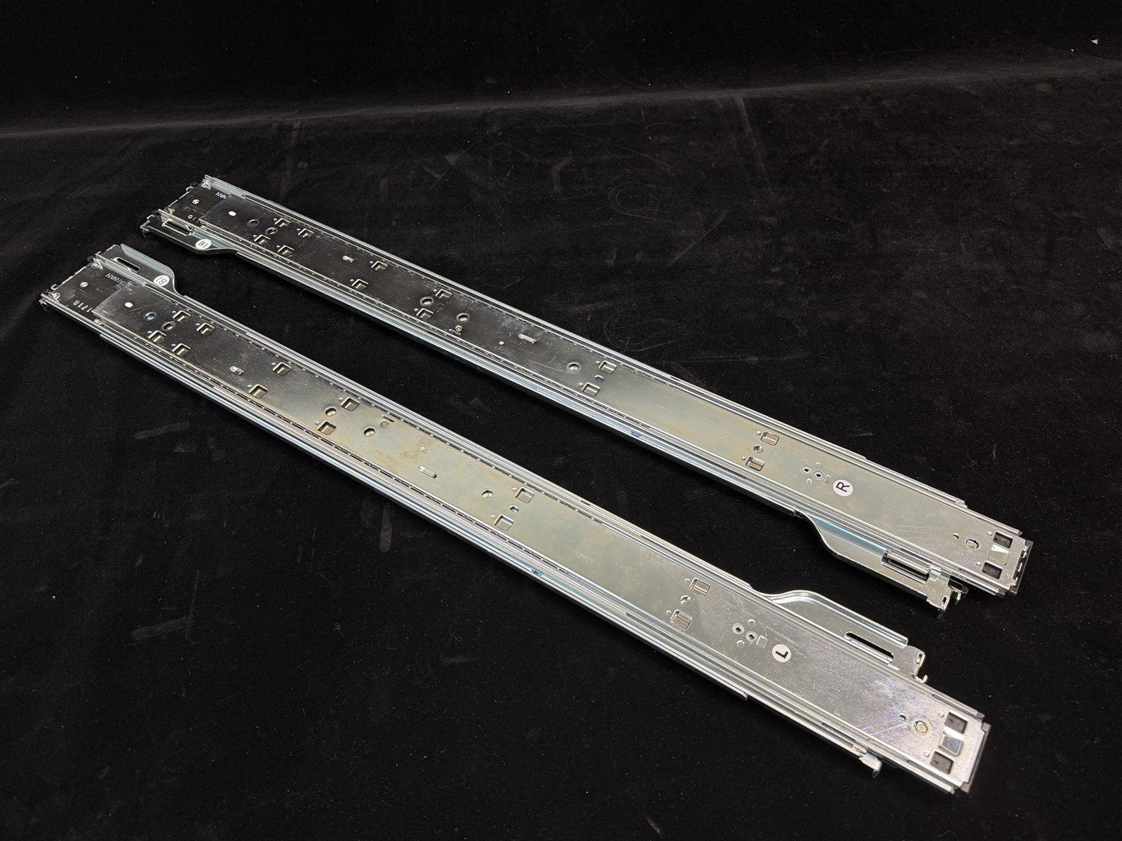 W-778-B-0 W-778-A-0 SUPERMICRON 2U SERVER RACK MOUNTING RAIL OUTER & INNER