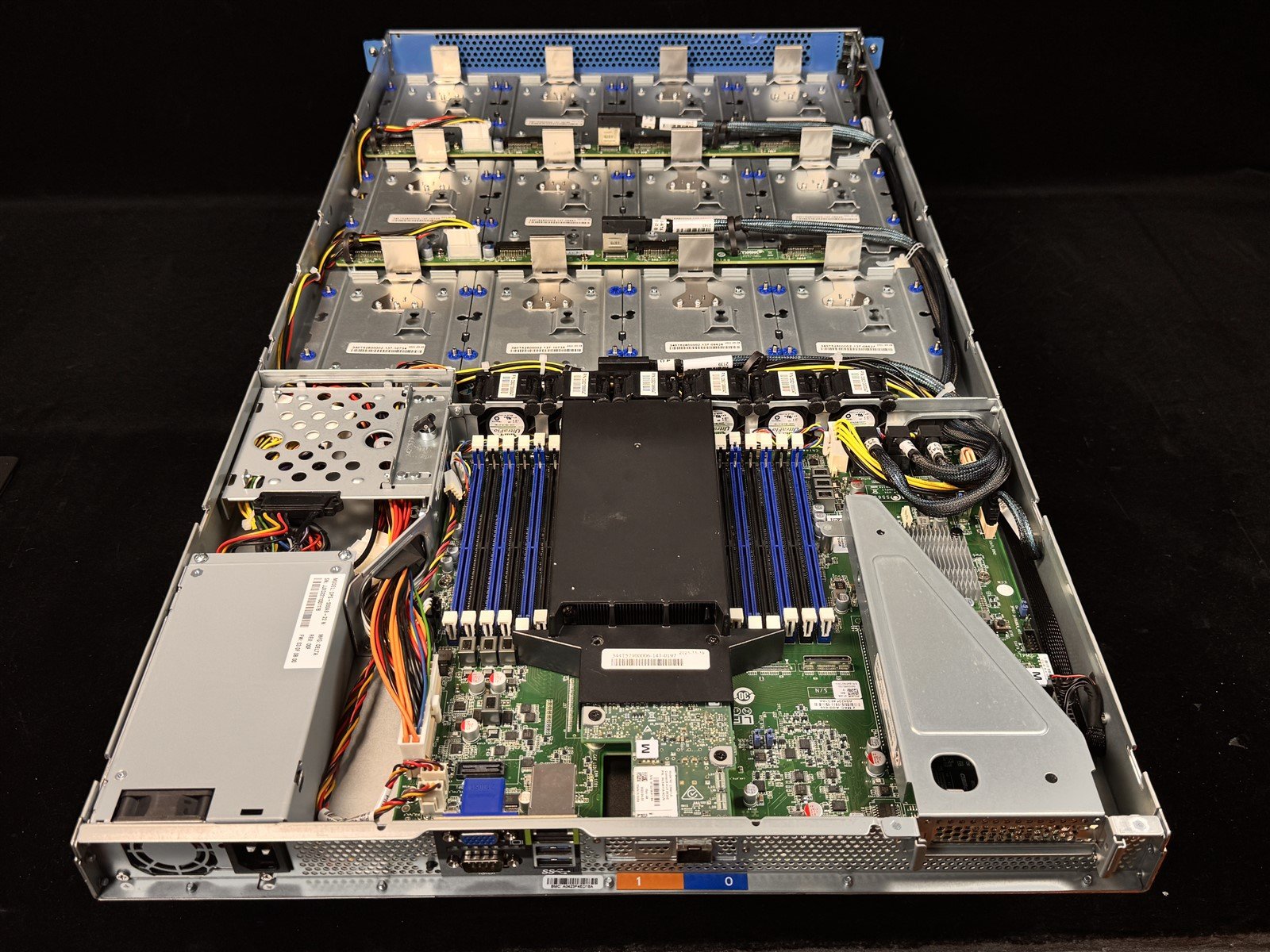 TYAN GT86C-B5630 1U SERVER 1xXEON 26C PLATINUM 8164 2.0G 64GB 1x240GB SSD12x3.5"