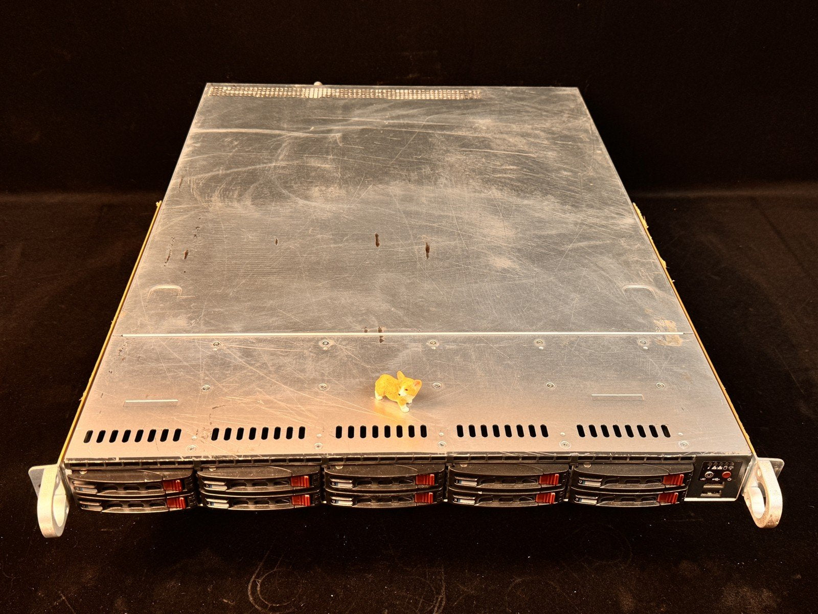 CSE-116 SUPERMICRO X9DRW-CTF31 10SFF 2x10C E5-2670V2 2.5GHz 32GB RAM 1x240GB SSD
