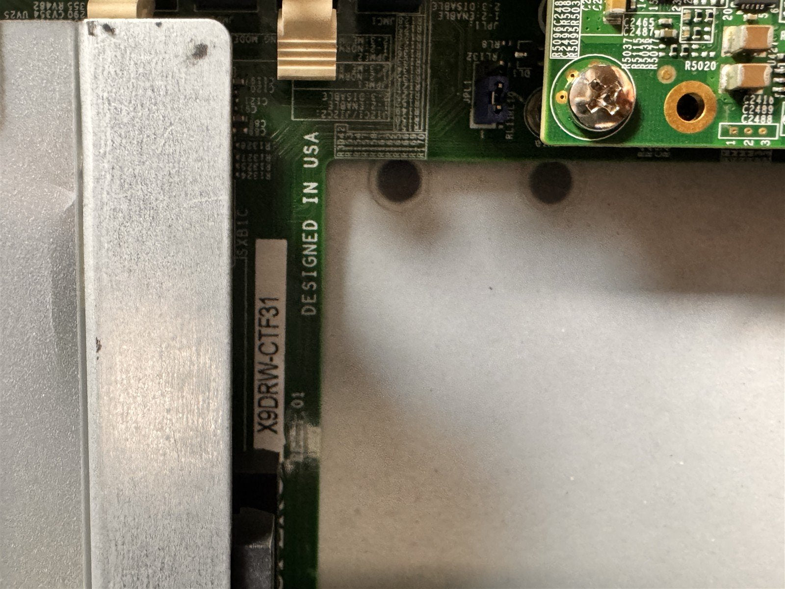 CSE-116 SUPERMICRO X9DRW-CTF31 10SFF 2x10C E5-2670V2 2.5GHz 32GB RAM 1x240GB SSD