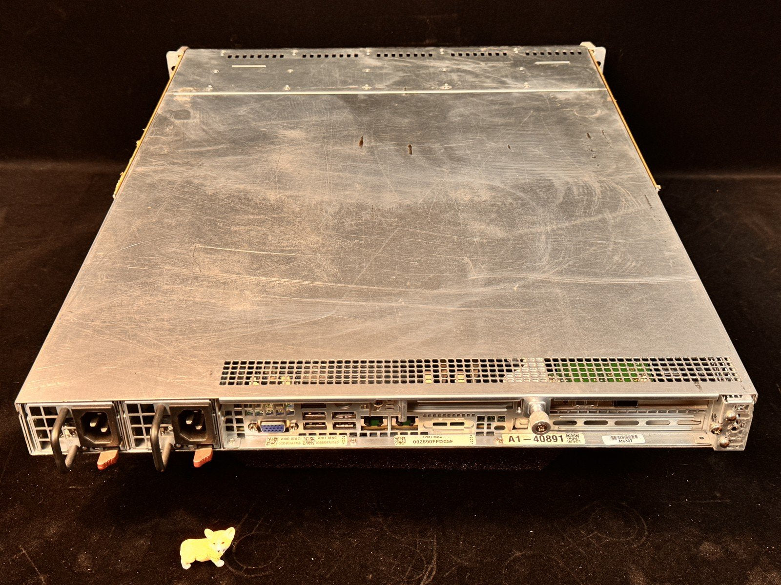 CSE-116 SUPERMICRO X9DRW-CTF31 10SFF 2x 4C E5-2609V2 2.5GHz 16GB RAM 1x240GB SSD