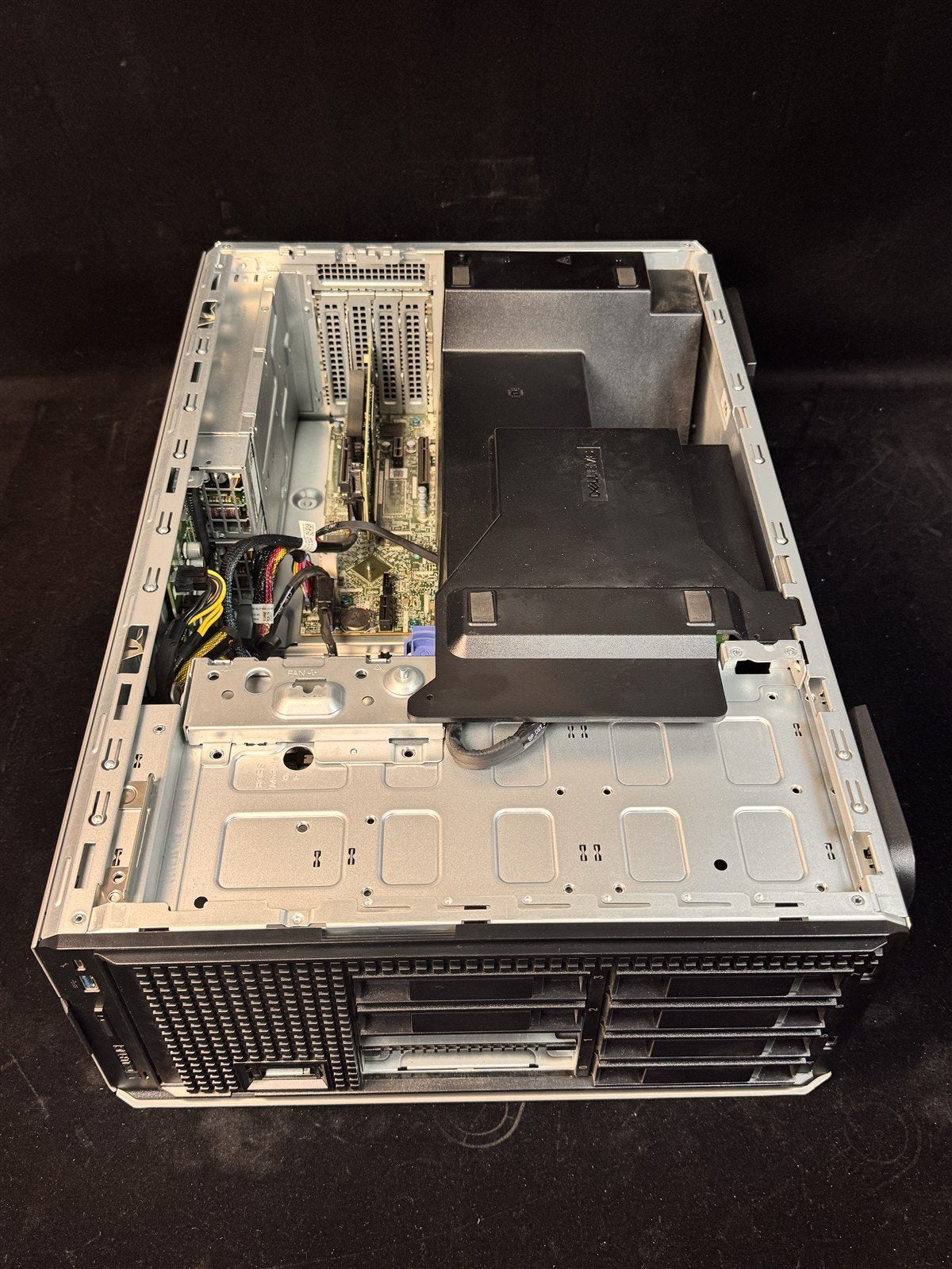 POWEREDGE T350 TOWER XEON 1x 8 CORE E-2388G 3.2GHz 32GB RAM H345 4x 960GB SSD