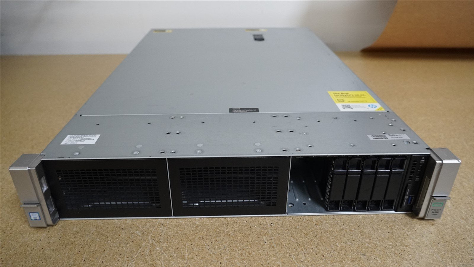 HP Proliant DL380 G9 SERVER 8SFF 2x 6C E5-2643v3 3.40GHz 128GB RAM 2x 200GB SSD