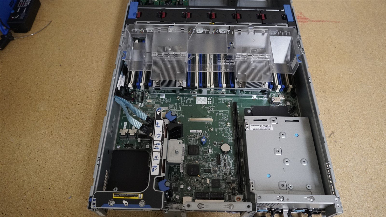 HP Proliant DL380 G9 SERVER 8SFF 2x 6CORE E5-2643v3 3.40GHz 128GB RAM 2x 2TB SSD