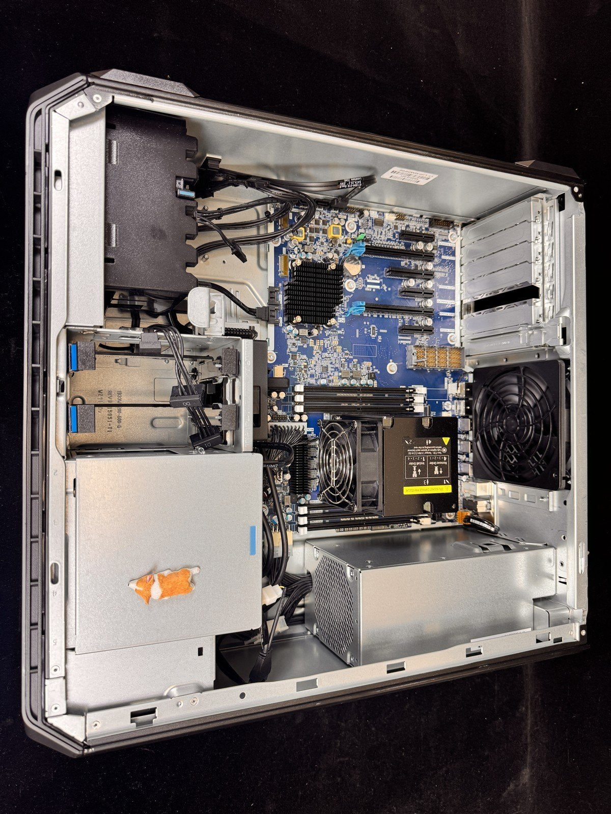HP Z6 G4 WORKSTATION 1x XEON PLATINUM 8160 24 CORE 2.1GHz 8GB RAM P2000 2TB SSD