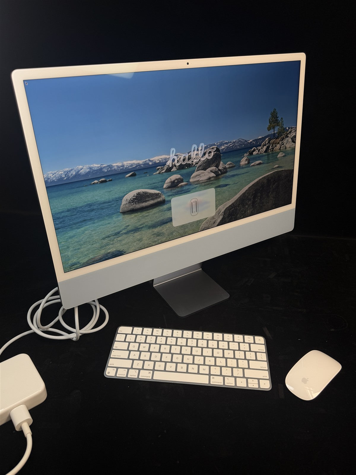 Apple iMac 24" 2021 M1 8-Core CPU 7-Core GPU 16GB RAM 256GB SSD Blue Boxed