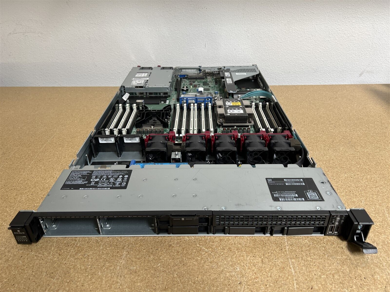 HP ProLiant DL360 Gen10 G10 8SFF 2x 18C GOLD 6140 2.3GHz P408I NO RAM NO HDD