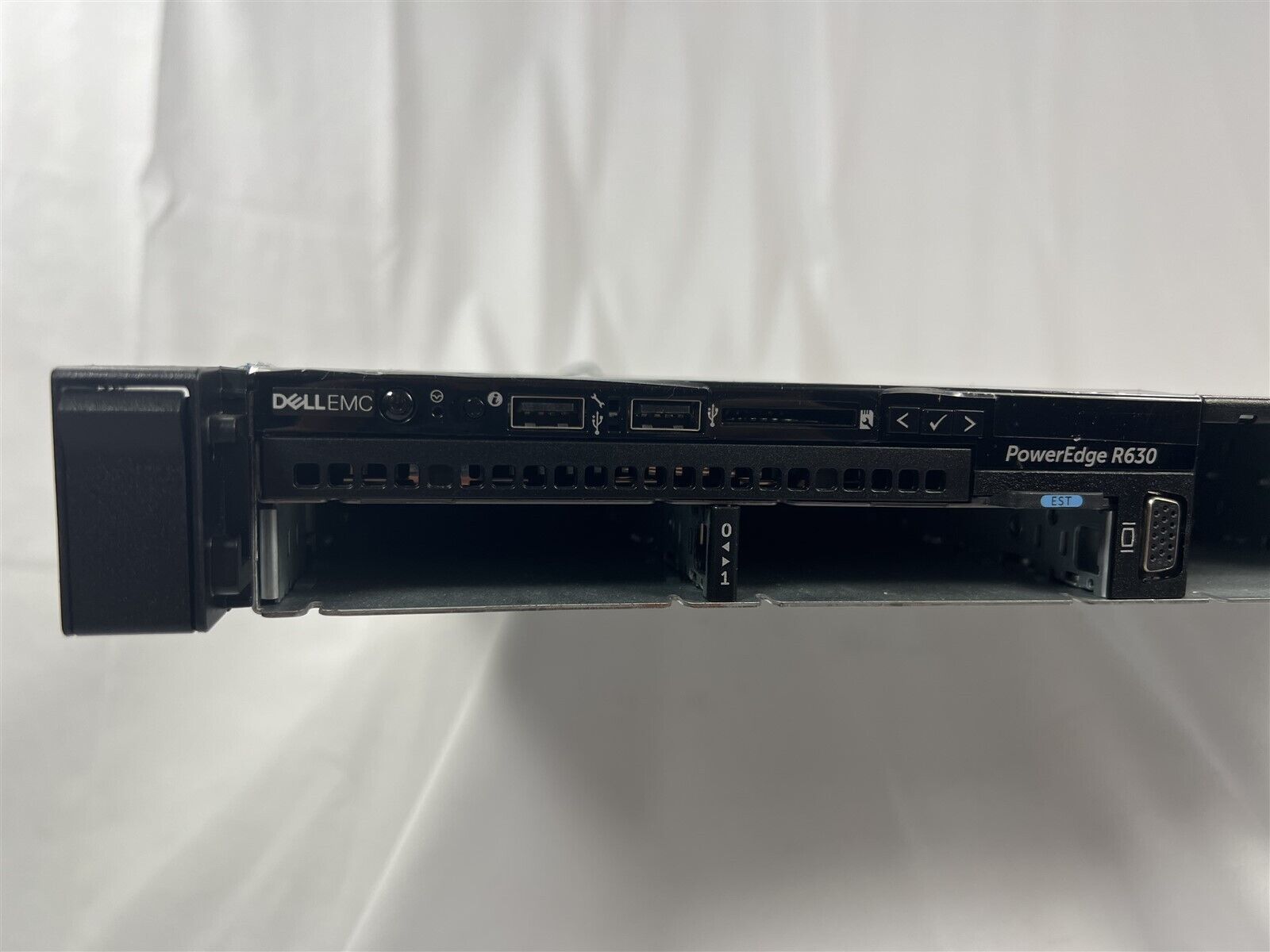 DELL POWEREDGE R630 8SFF 2x 14 CORE E5-2683V3 2.0GHZ 256GB RAM 4x TRAY H730