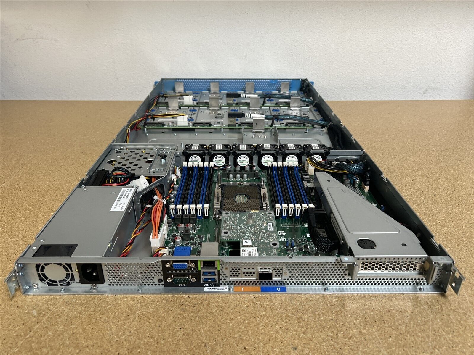 TYAN GT86CB5630 1U SERVER 1x XEON SCALABLE 2ND GEN 12x RAM SLOT 12x 35