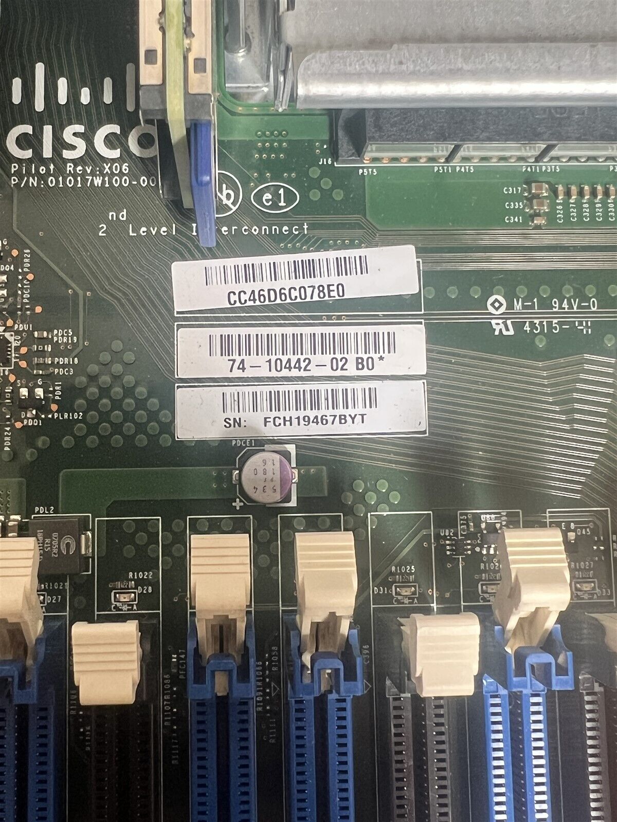 CISCO UCS C220 M3 SFF SERVER 2x XEON SIX CORE E5-2620 2.0GHz 64GB RAM NO HDD