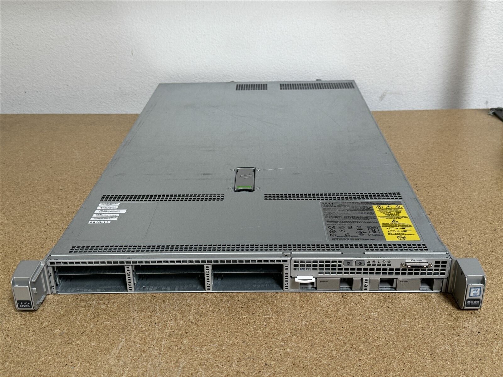 CISCO UCS C220 M4 8SFF 2x 10 CORE E5-2640v4 2.4GHz 256GB RAM NO HDD