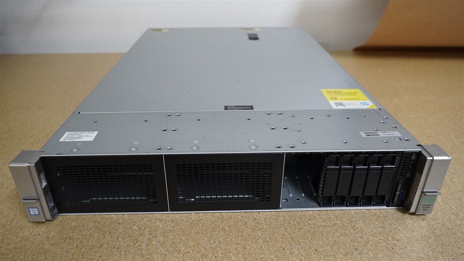 HP PROLIANT DL180 GEN10 G10 8SFF 2U 1x 10C SILVER 4208 2.1GHz 16GB RAM S100I 1PS