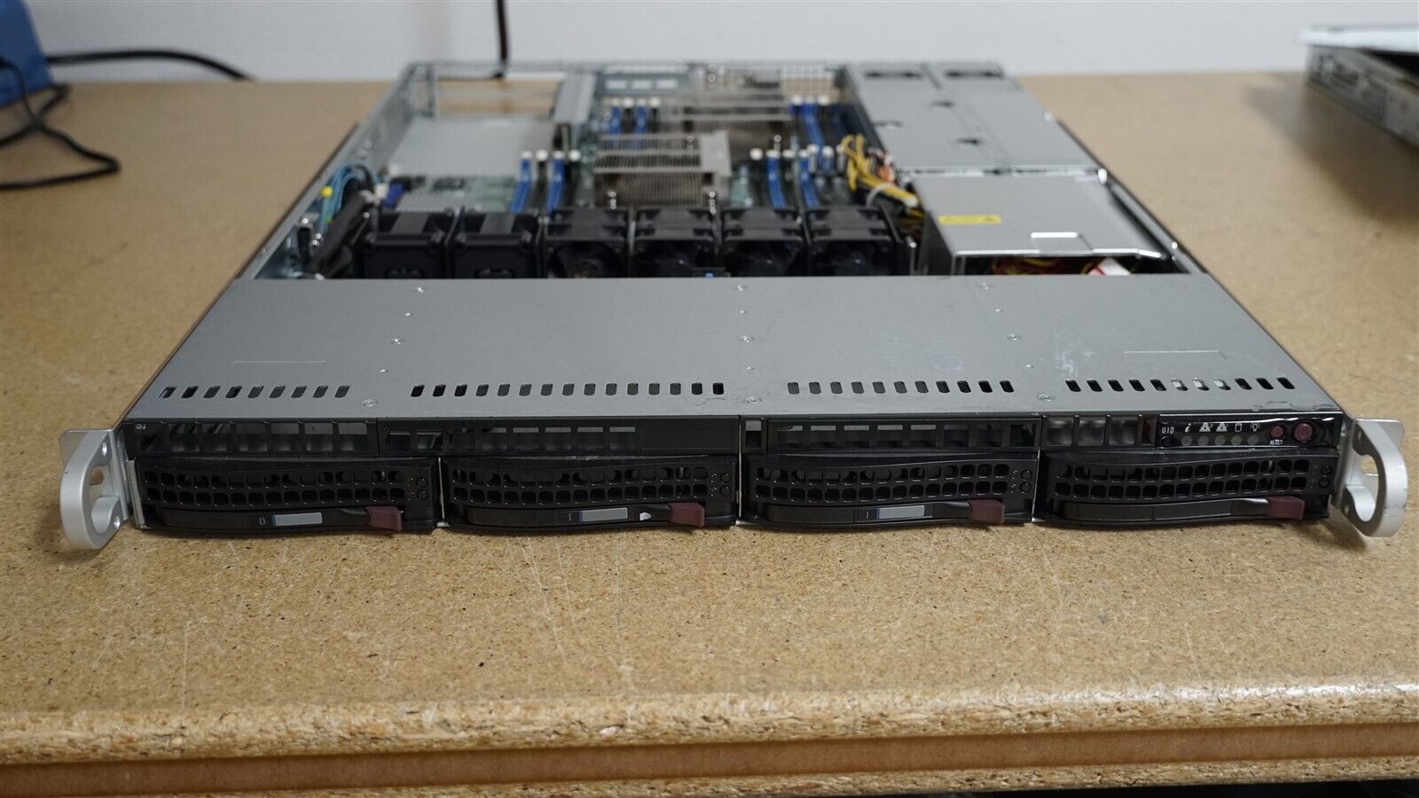 SUPERMICRO CSE-815 4LFF X10DRW-ET 2x 18 CORE E5-2699V3 2.3GHz 64GB RAM NO HDD