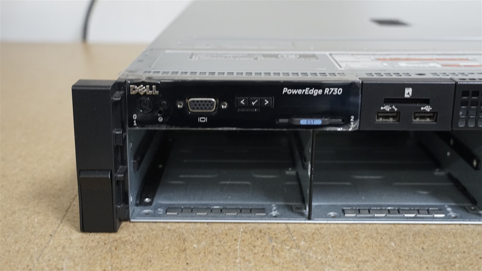 DELL POWEREDGE R730 8LFF 2x 18CORE E5-2697V4 2.3GHz 64GB RAM 8x TRAYS H330