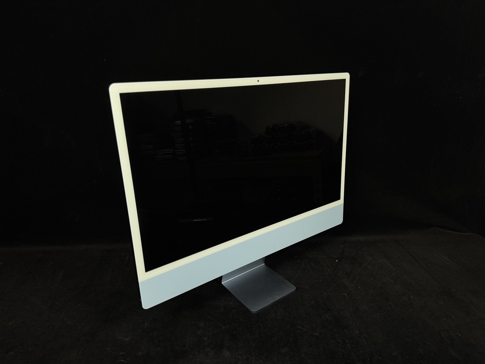 APPLE iMac A2438 2021 24" M1 8 CORE CPU 8GB RAM 256GB SSD BLUE W/KEBOARD MOUSE