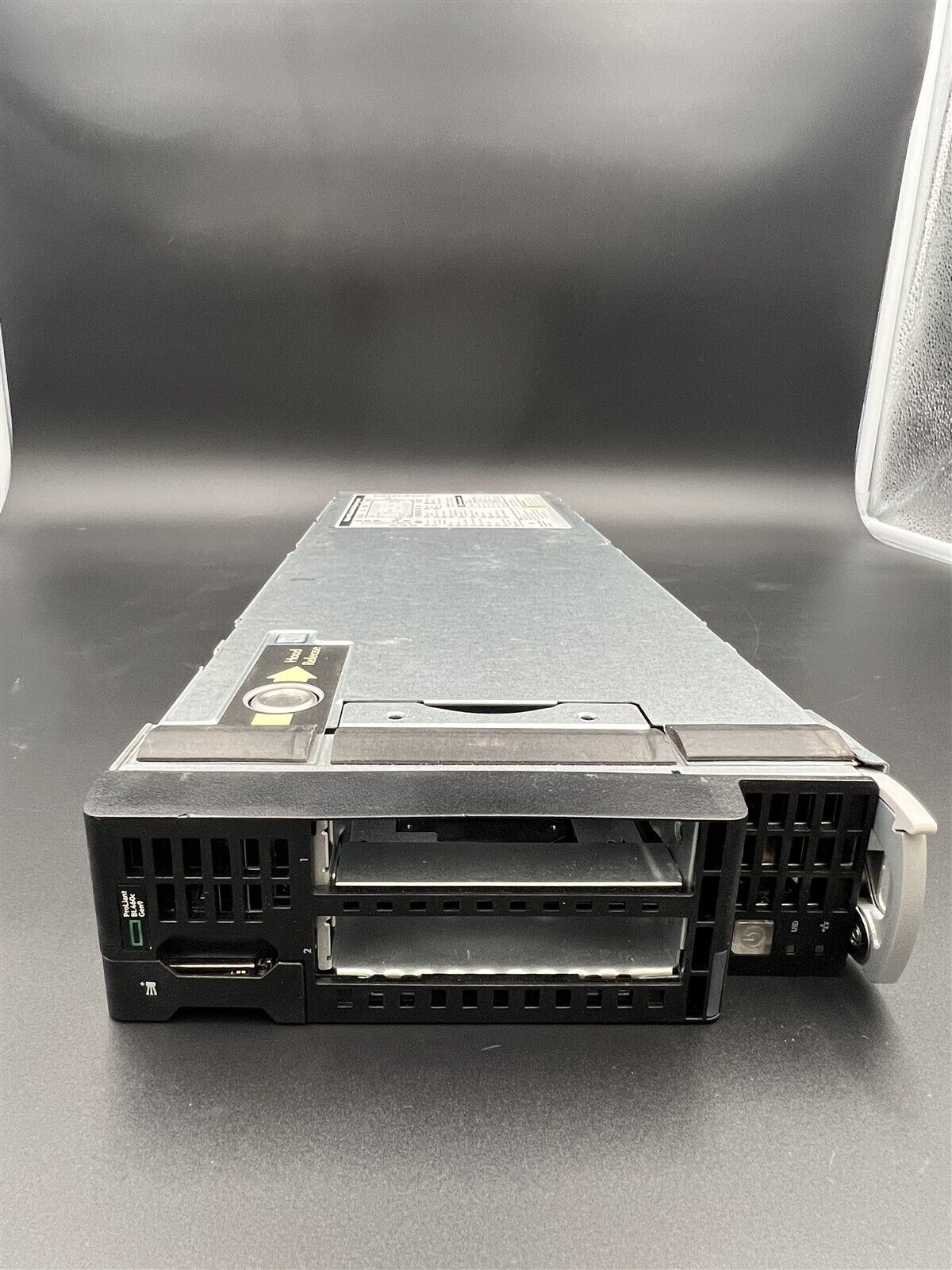 727021-B21 HP ProLiant BL460c G9(Gen9) E5 10Gb FlexibleLOM CTO Blade Server