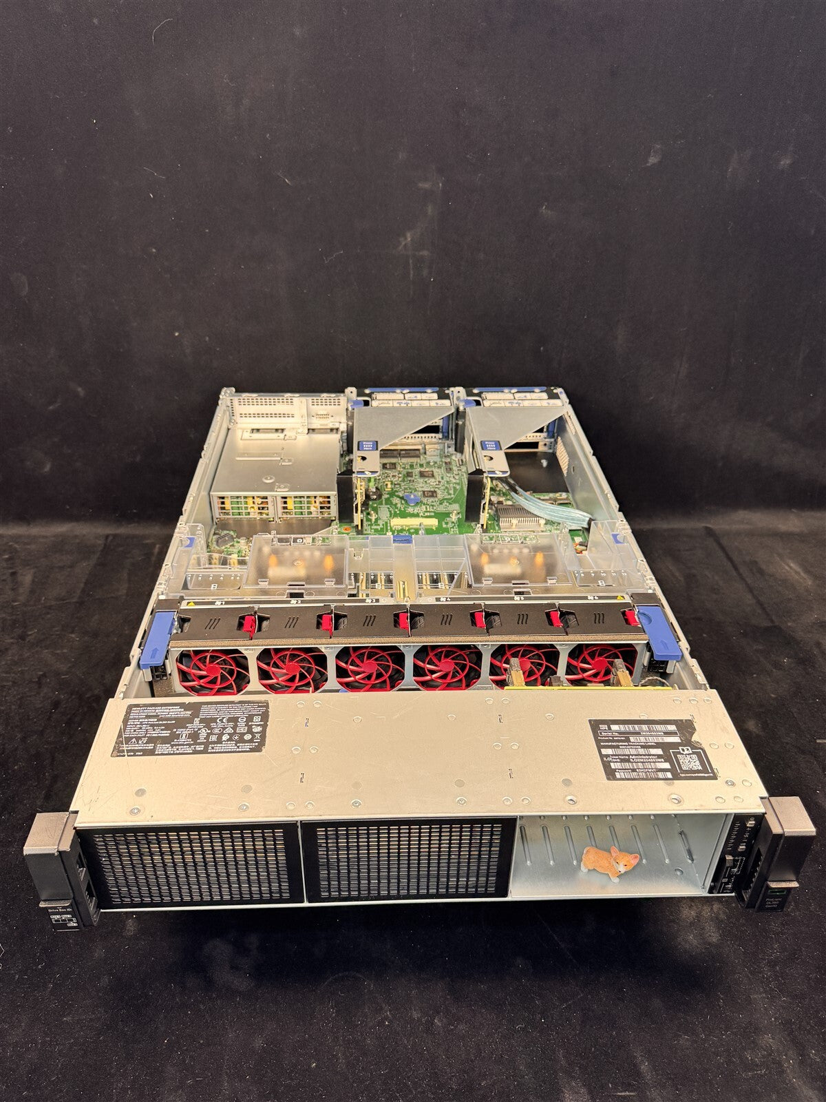HPE ProLiant DL380 Gen10 G10 8SFF 1x 10C GOLD 5115 2.4GHz 128GB RAM 2x 1TB SSD