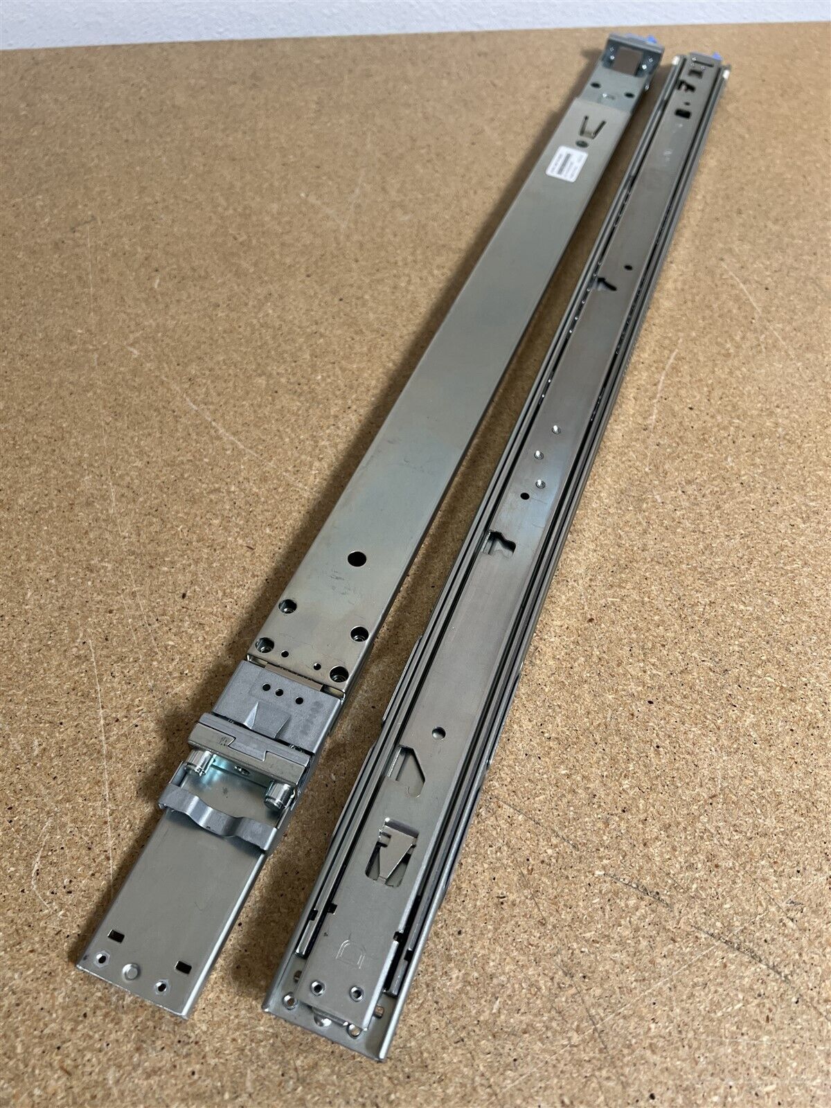SM17A18041 SM17A18045 SM17A18044 LENOVO RAIL KIT TOOLLESS SLIDE THINKSYSTEM SR63