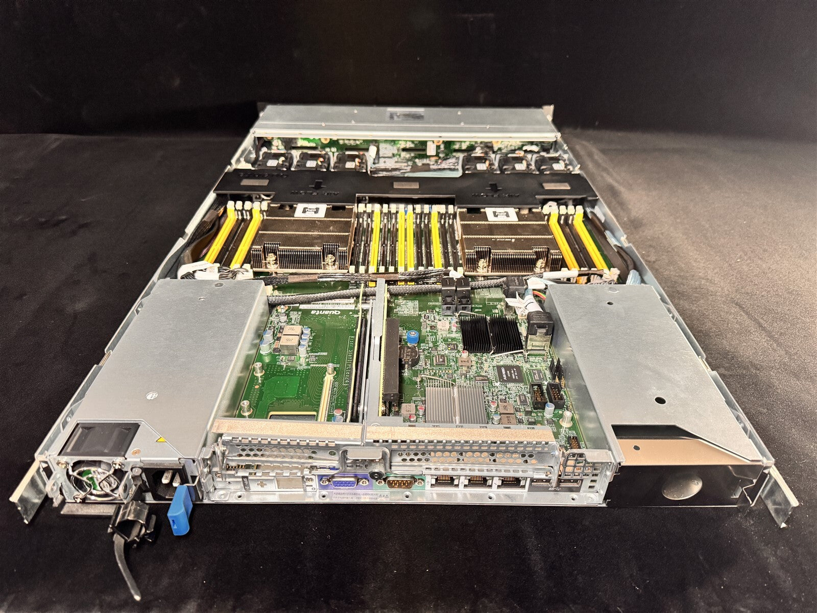 QuantaGrid Server D51B-1U 10SFF BAREBONE 2x HEATSINK 1x PSU NVME NO HDD