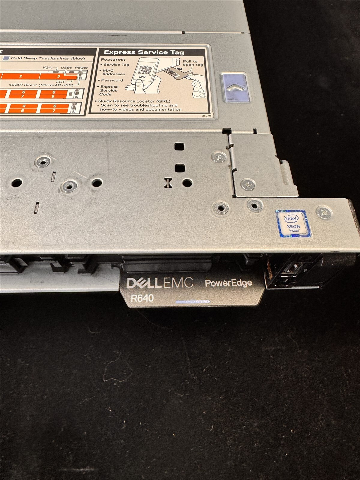DELL EMC POWEREDGE R640 8SFF 2x 8C SILVER 4110 2.1GHZ 32GB RAM 8x TRAY H730P