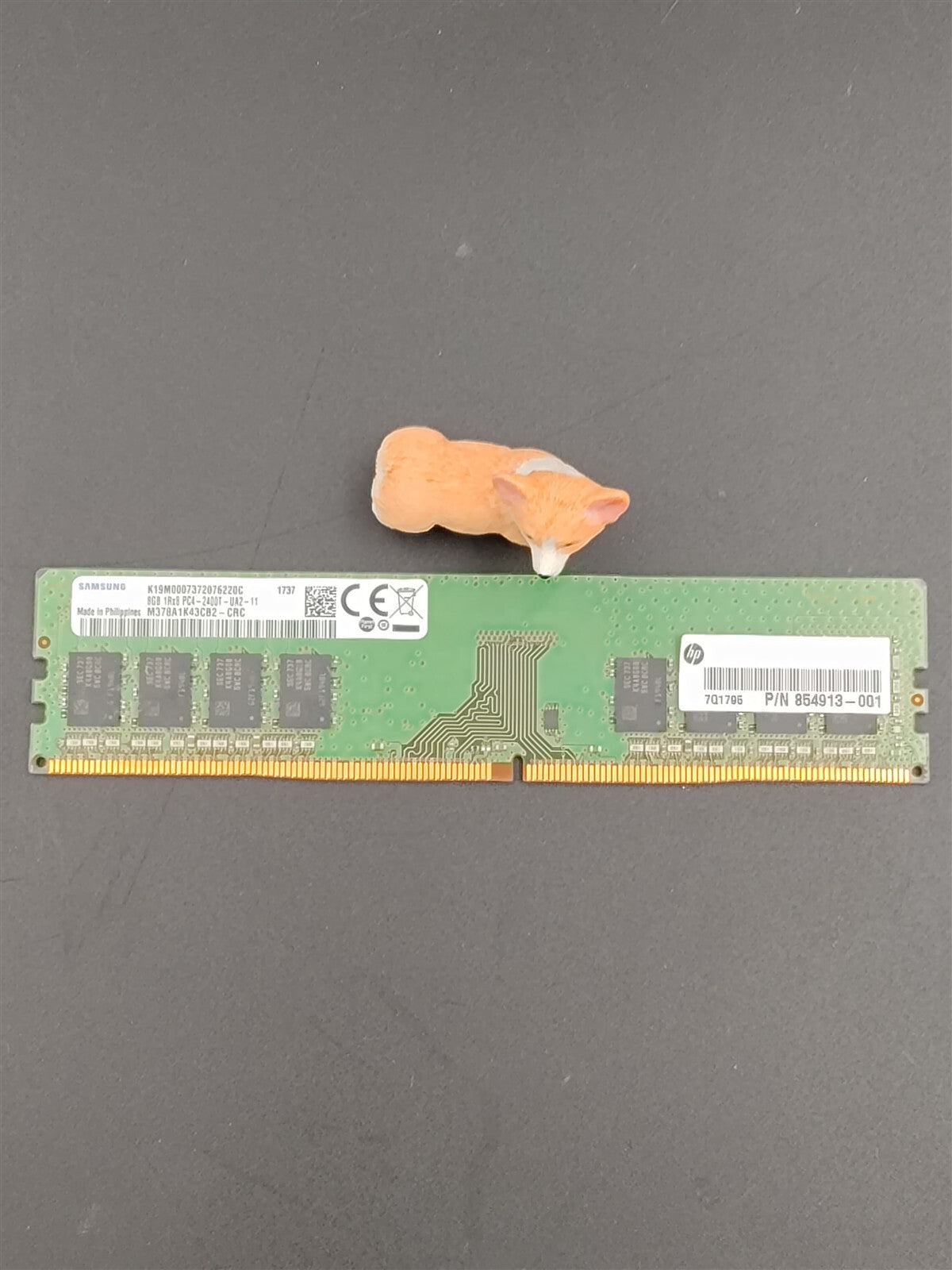M378A1K43CB2-CRC SAMSUNG 8GB 1Rx8 PC4-2400T DDR4 UDIMM DESKTOP MEMORY 854913-001