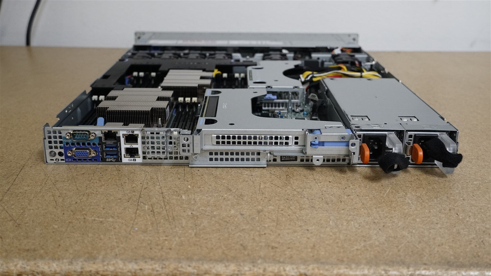 DELL POWEREDGE R440 8SFF SERVER 1x 10C SILVER 4210 2.2GHz 32GB RAM 2x 2TB SSD