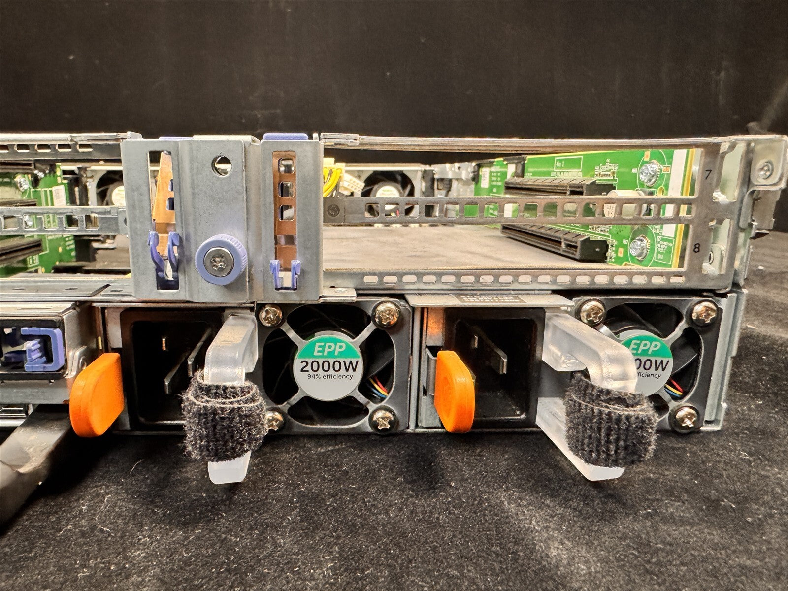 DELL POWEREDGE R740 GPU CHASSIS 2x HS 2x 2000W POWER SUPPORT TO 3 GPU
