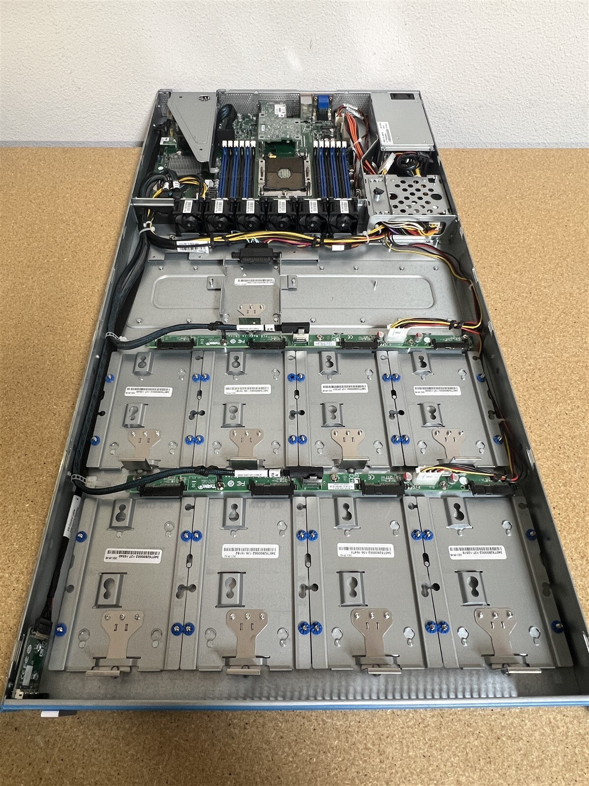 TYAN GT86C-B5630 1U SERVER 1x XEON SCALABLE 2ND GEN 12x RAM SLOT 2x 2.5 8x 3.5"