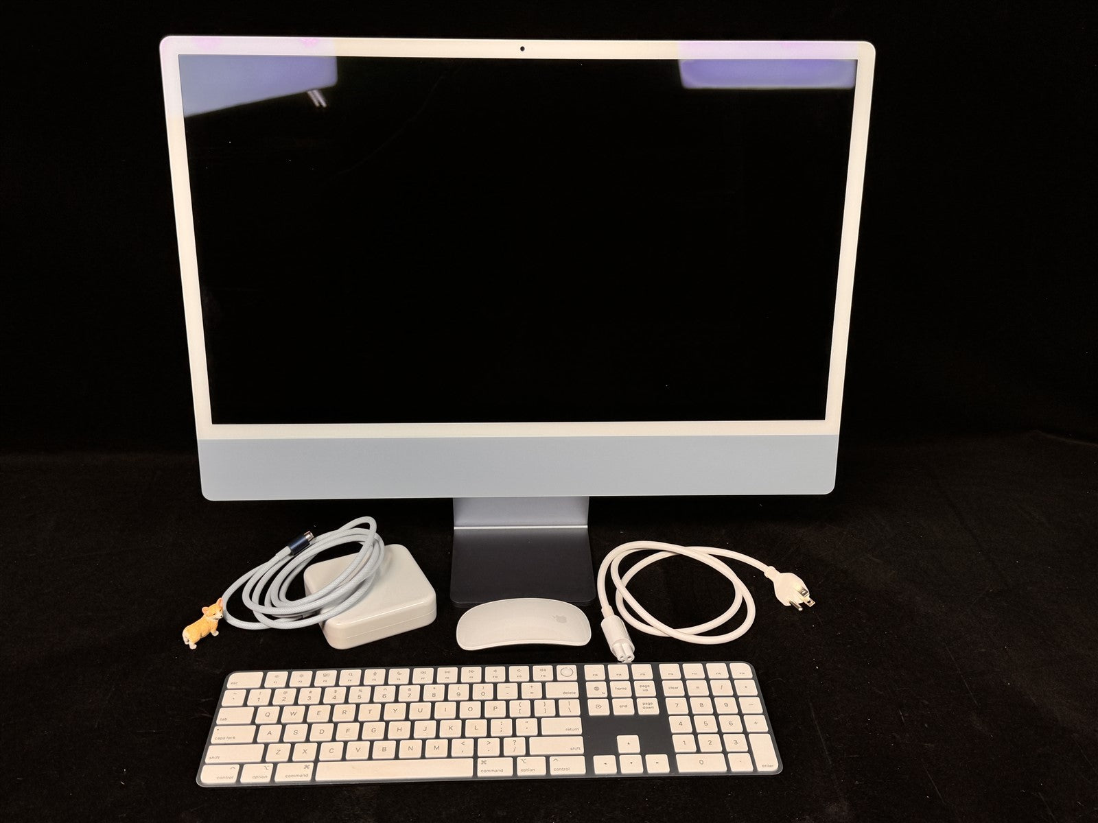 APPLE iMac A2438 2021 24" M1 8 CORE CPU 8GB RAM 256GB SSD BLUE W/KEBOARD MOUSE
