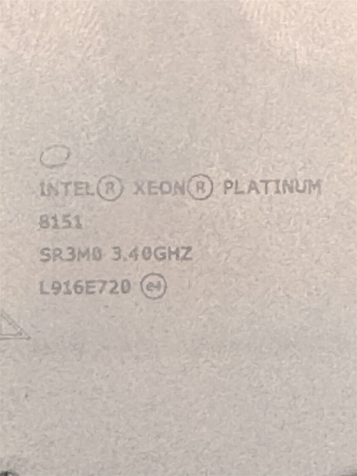 5592525