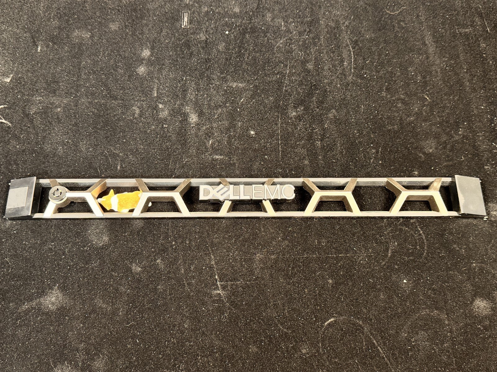 9MTRW DELL EMC POWEREDGE 1U FRONT BEZEL FOR R440 R640 R340 R6415 R6515 R6525