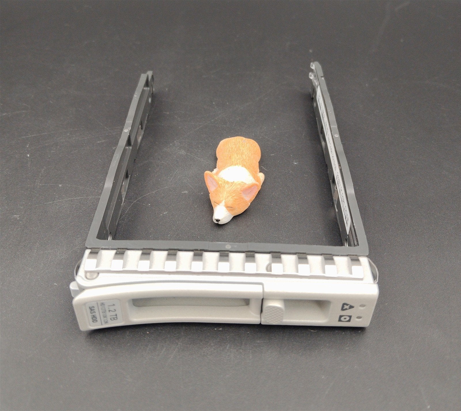 74-113290-01 CISCO 2.5" SAS SATA HDD TRAY FOR UCS C220 C240 C480 ML C4200 M5